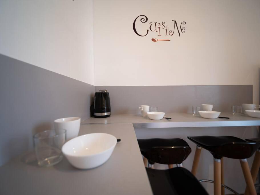 Appartement Tout Equipe Traversant 6 A 8 Couchages Marseille Exterior photo
