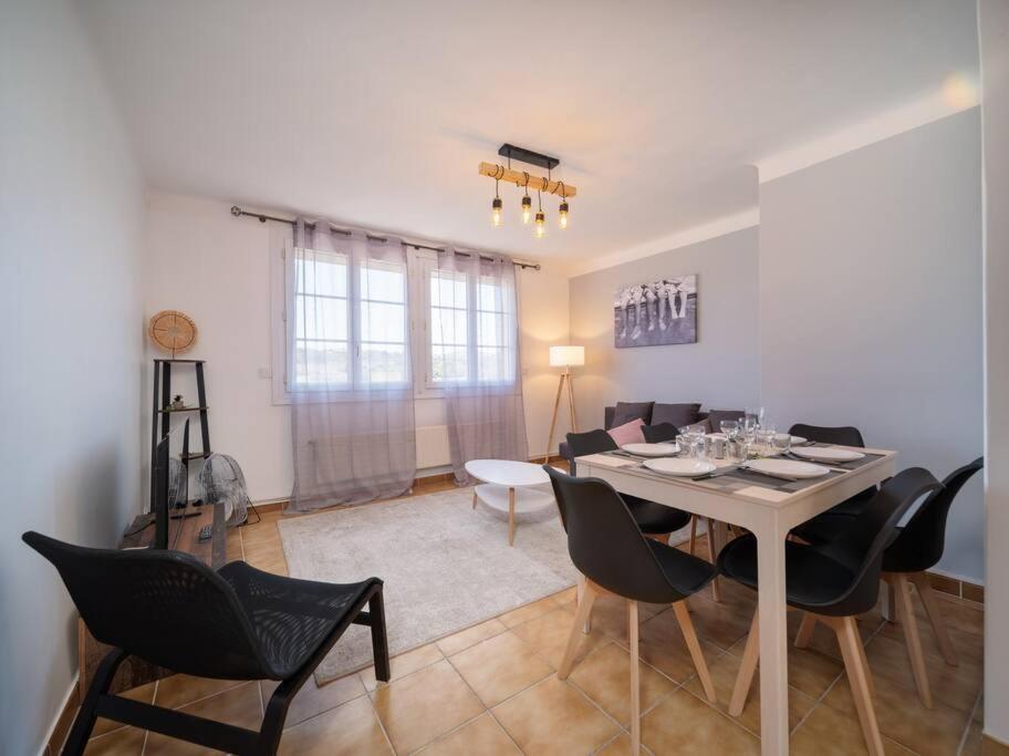 Appartement Tout Equipe Traversant 6 A 8 Couchages Marseille Exterior photo