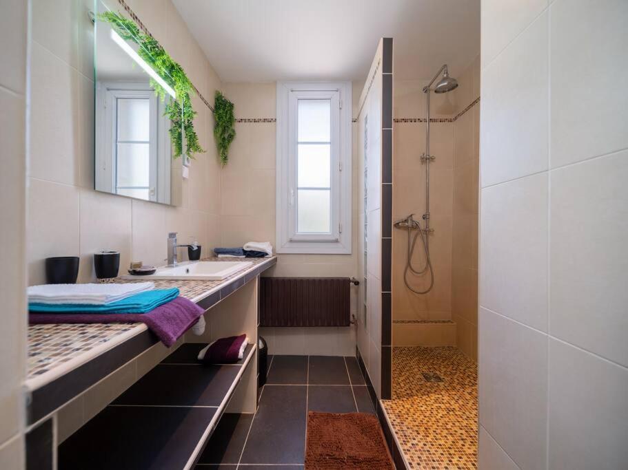Appartement Tout Equipe Traversant 6 A 8 Couchages Marseille Exterior photo