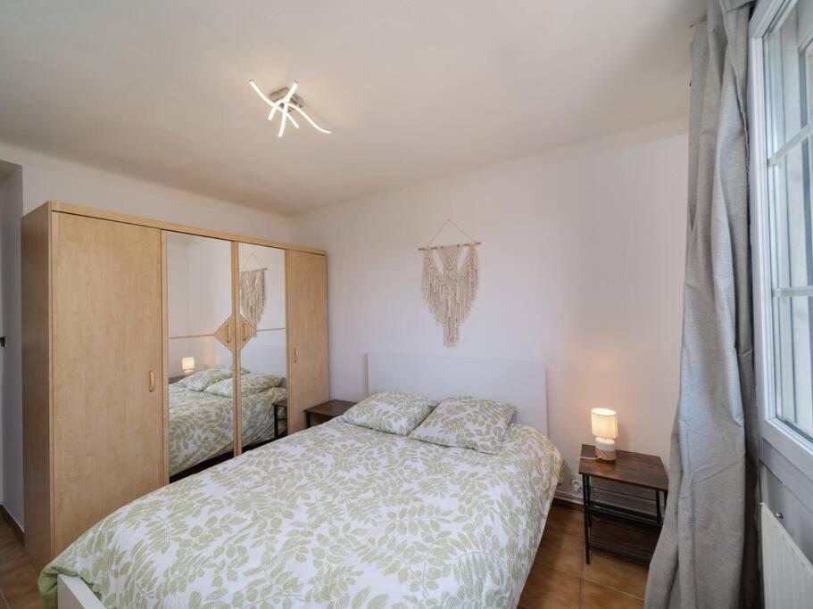 Appartement Tout Equipe Traversant 6 A 8 Couchages Marseille Exterior photo